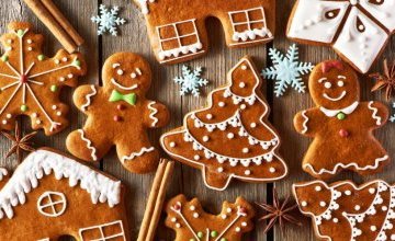  3 - 4. latki oraz 5. latki ozdabiają pierniki.