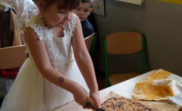 Pieczemy Cisto Drożdżowe 