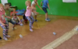6 latki B i ich sportowe zabawy