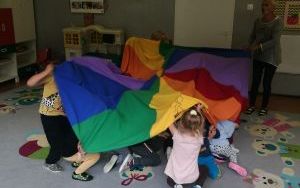 dzieci podczas zabaw zorganizowanych z okazji Dnia Przedszkolaka (3)