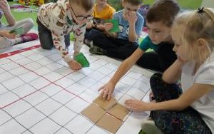 Przedszkolaki podczas zajęć Uczymy Dzieci Programować (4)