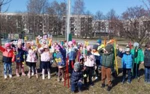 Fotorelacja z zajęć zorganizowanych na przywitanie wiosny w poszczególnych grupach przedszkolnych (9)