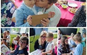 Przedszkolaki i ich Mamy podczas uroczystości z okazji Dnia Matki (8)