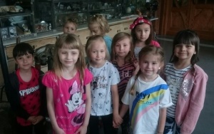 Przedszkolaki w trakcie wycieczki do Muzeum Chleba w Radzionkowie. (2)