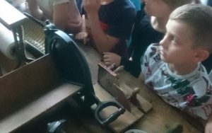 Przedszkolaki w trakcie wycieczki do Muzeum Chleba w Radzionkowie. (3)