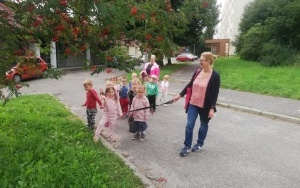 Dzieci podczas zabaw i zajęć w Baśniowej Krainie w pierwszych dniach nowego roku szkolnego. (8)