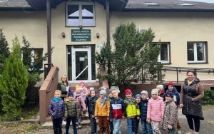 Przedszkolaki podczas zajęć edukacyjnych w Zespole Parków Krajobrazowych w Będzine. (4)